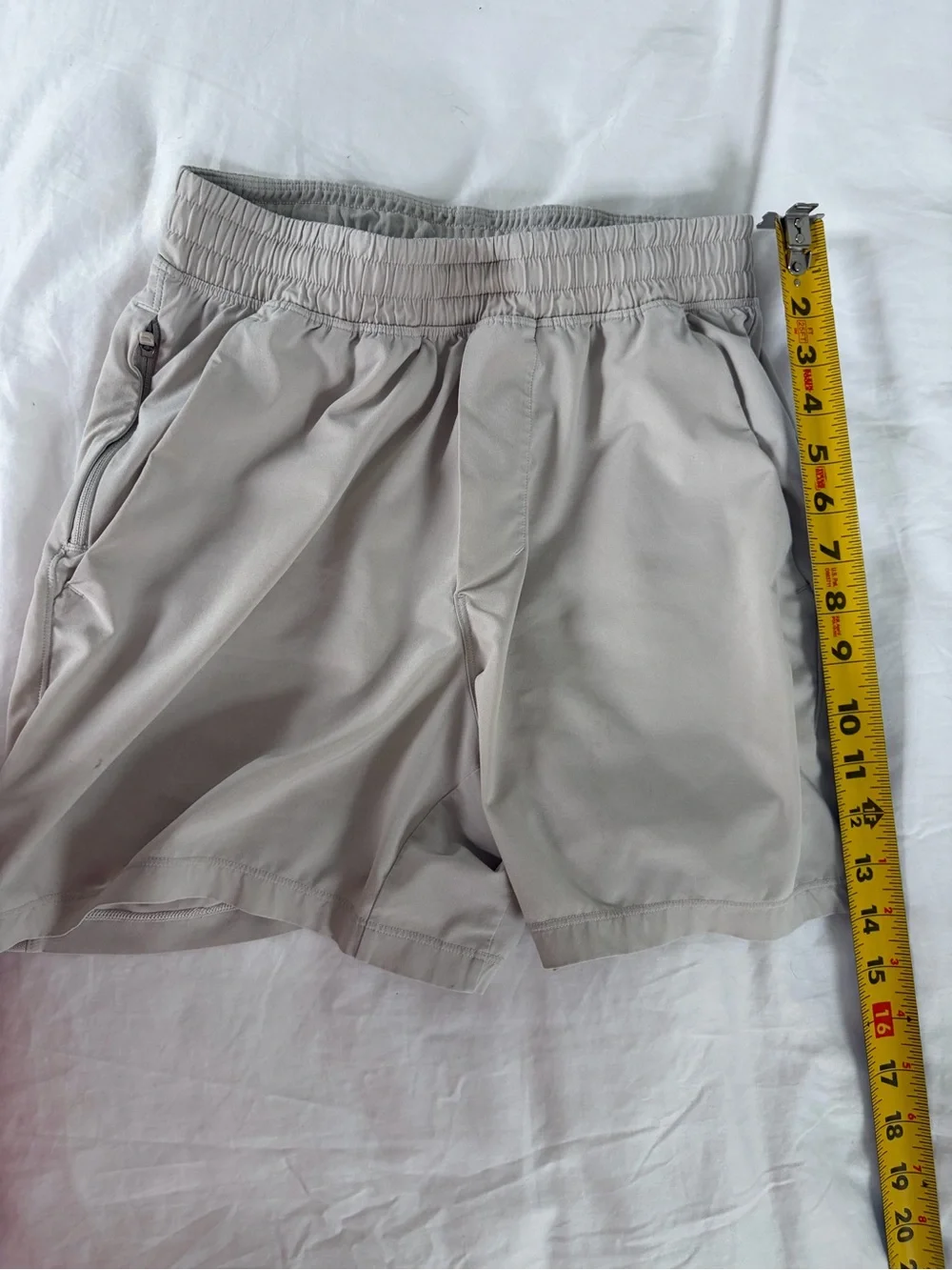 Lululemon Boys Shorts Large 12-14 Beige Athletic Zip Pockets